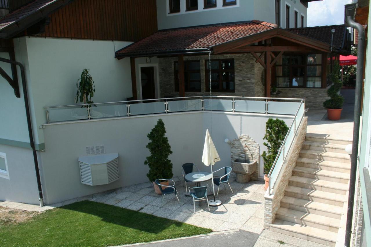 Restaurant - Cafe - Pension Hassler Berg im Drautal Εξωτερικό φωτογραφία