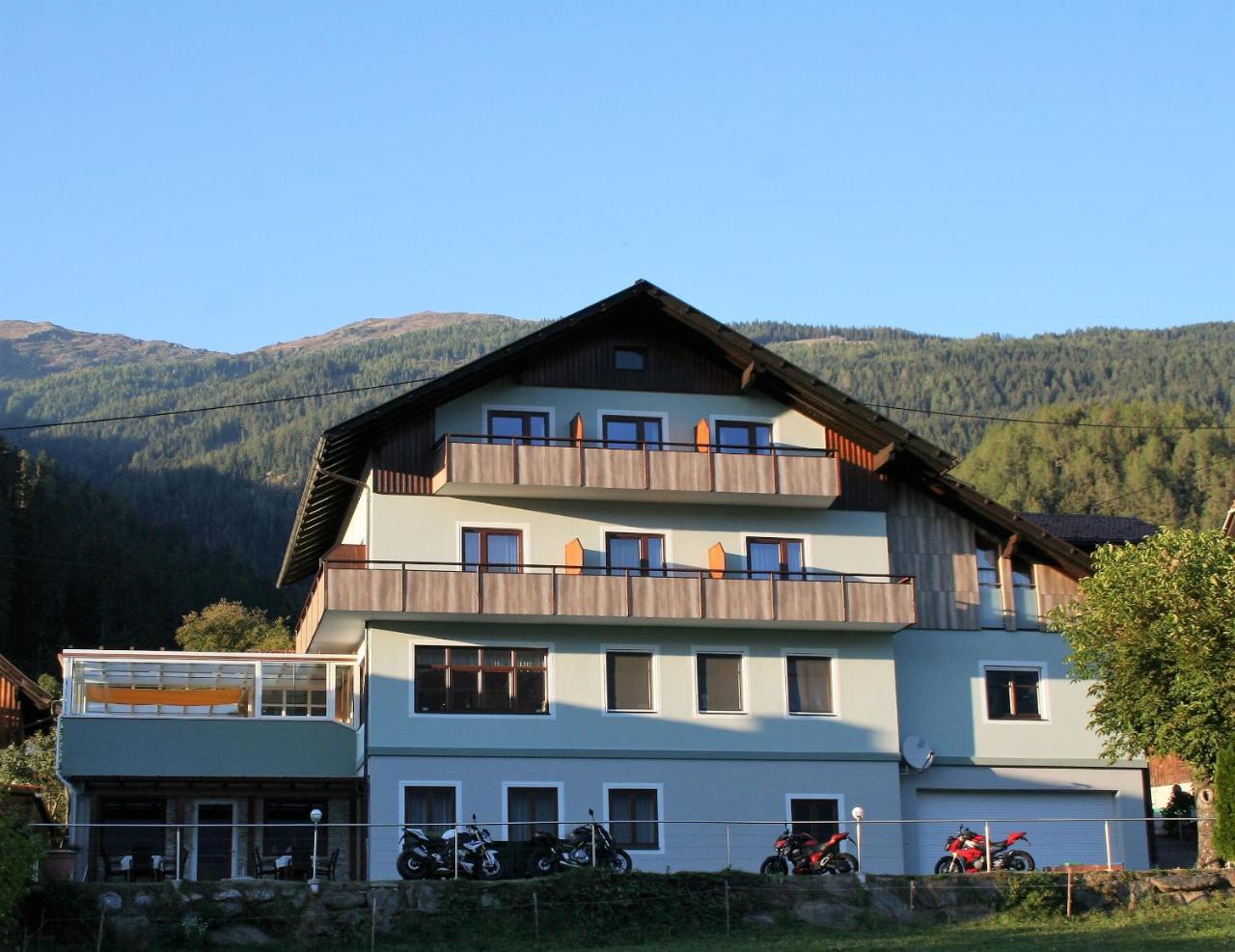 Restaurant - Cafe - Pension Hassler Berg im Drautal Εξωτερικό φωτογραφία